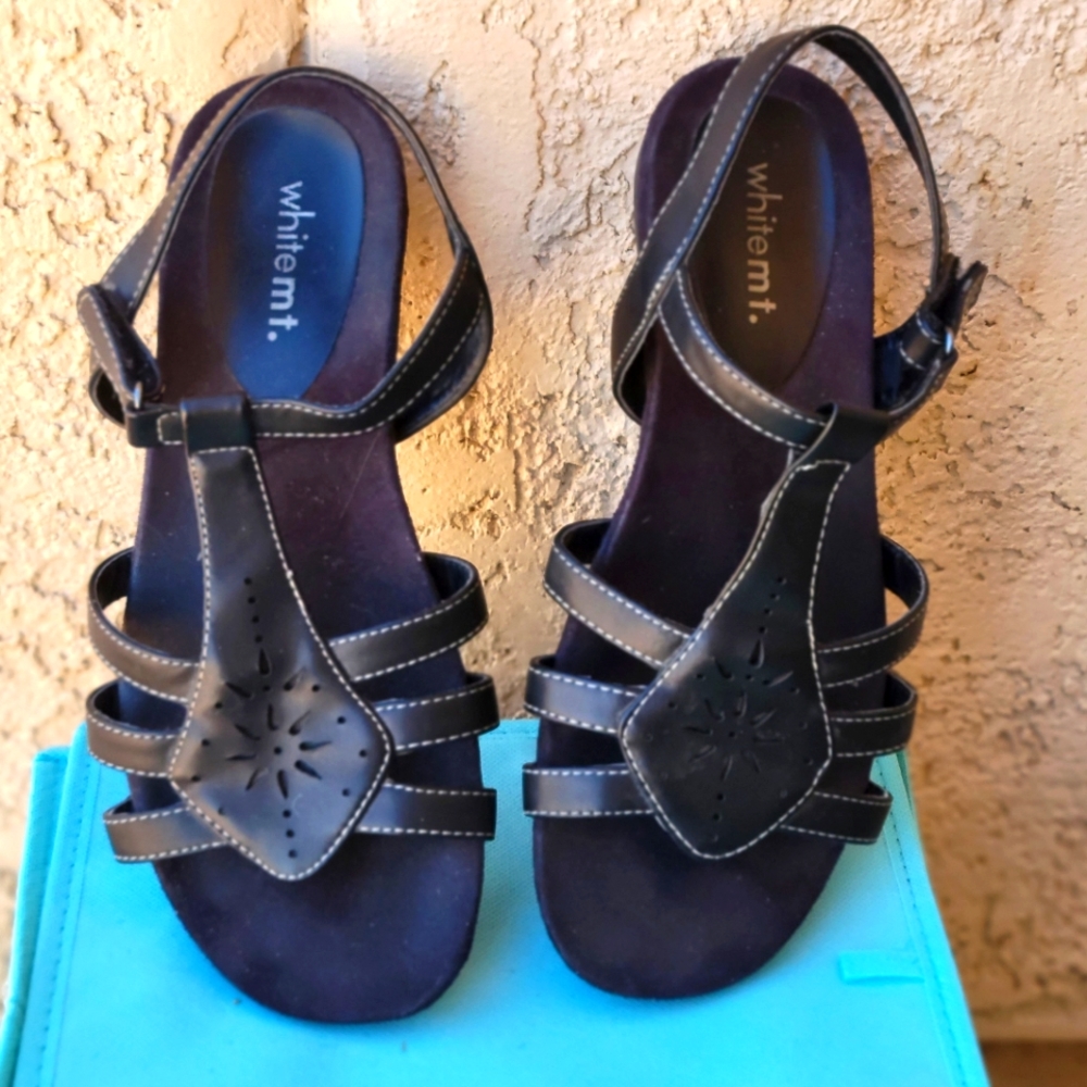 White mountain Black sandals